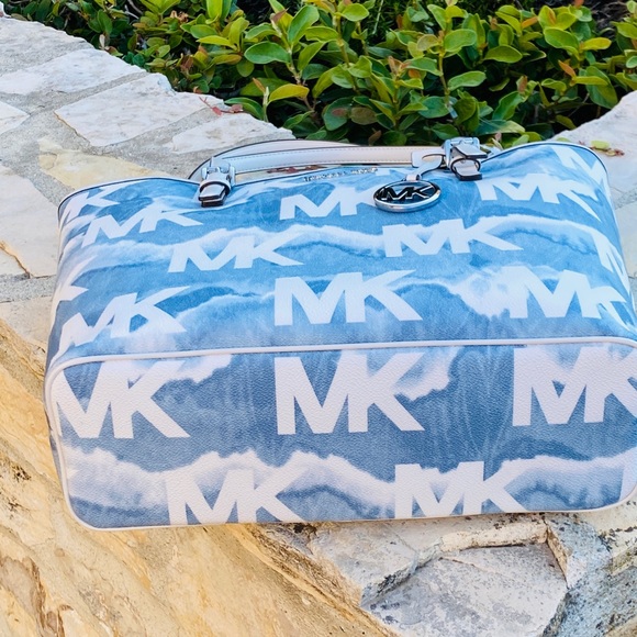 NWT Michael Kors Graphic Tote&wallet pale blue - Picture 8 of 10